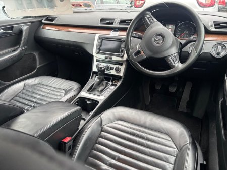 2013 Volkswagen Passat - thumbnail 4