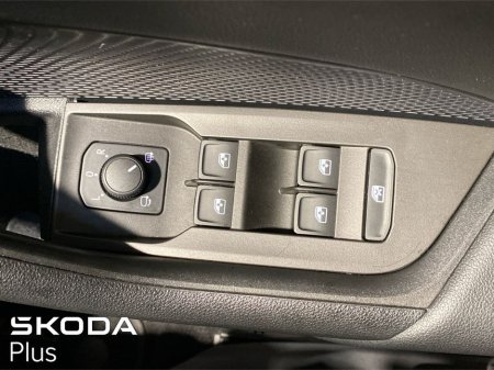 2023 Skoda Octavia - thumbnail 22