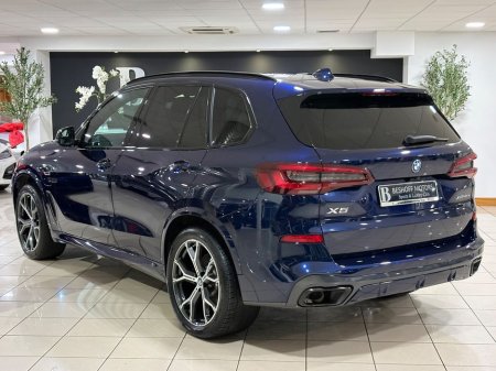 2022 BMW X5 45e M-SPORT HYBRID=TECH/COMFORT/SKY LOUNGE PACKAGES=LOW MILES//FULL BMW SERVICE HISTORY=222 REG=ORIGINAL IRISH SUPPLIED//TAILORED FINANCE PACKAGES AVA €66,995 thumbnail