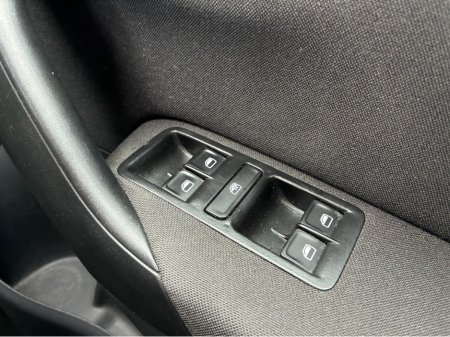 2016 Volkswagen Polo - thumbnail 21