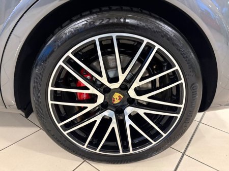 2024 Porsche Cayenne - thumbnail 11