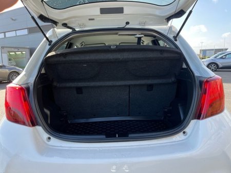 2017 Toyota Yaris - thumbnail 10