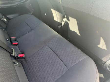 2023 Toyota Yaris - thumbnail 13