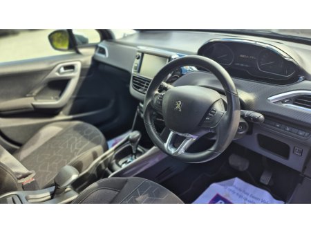 2018 Peugeot 2008 - thumbnail 17