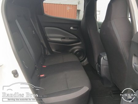 2021 Nissan Juke - thumbnail 14