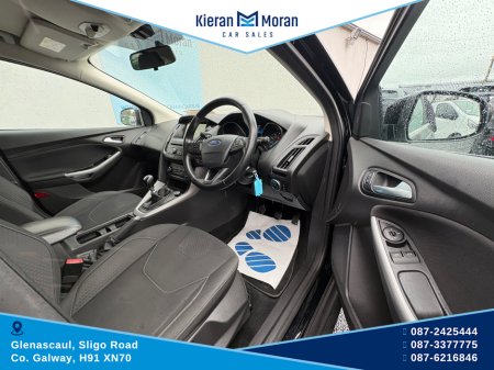 2017 Ford Focus - thumbnail 9