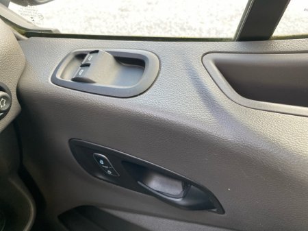 2022 Ford Transit - thumbnail 17