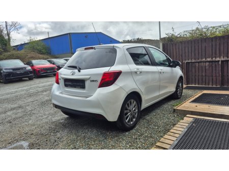 2016 Toyota Vitz - thumbnail 7