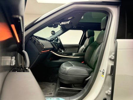 2026 Land Rover Range Rover Sport 261 (2026) RANGE ROVER SPORT EDITION €137,990 thumbnail