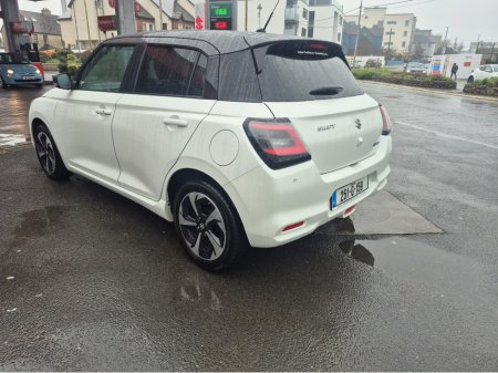 2025 Suzuki Swift - thumbnail 8