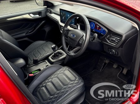 2022 Ford Focus - view 4