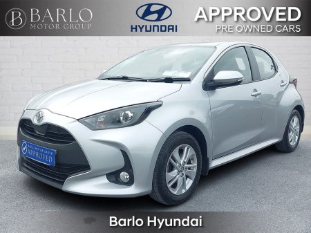2022 Toyota Yaris 1.0i Luna €17,395