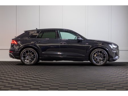 2023 Audi Q8 3.0TFSI e 55 S Line €74,950 thumbnail