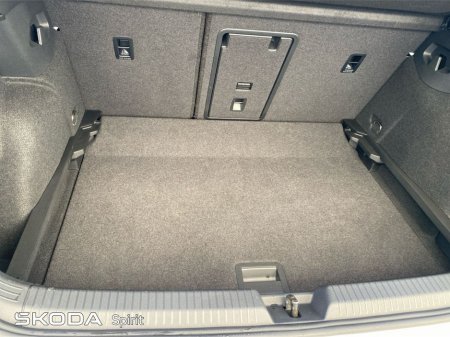 2023 Volkswagen Golf R-Line 1.5TSI 130bhp €31,950 thumbnail