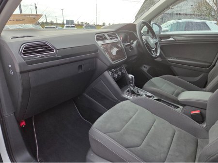 2020 Volkswagen Tiguan 2.0 D Auto HighLine 4WD €28,950 thumbnail