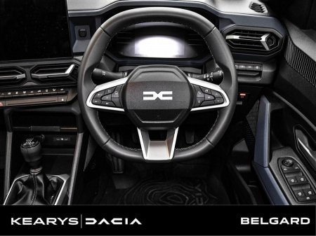 2026 Dacia Duster Expression MHEV 140 E06X DEMO €30,710