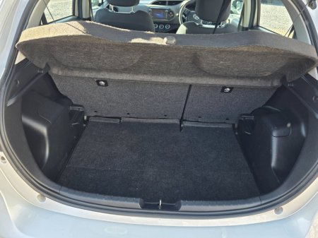 2019 Toyota Yaris - thumbnail 6