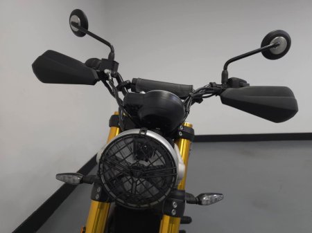 2024 Triumph Scrambler  €6,950 thumbnail