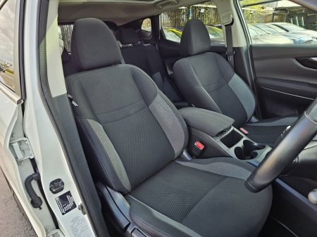 2018 Nissan Qashqai - thumbnail 19