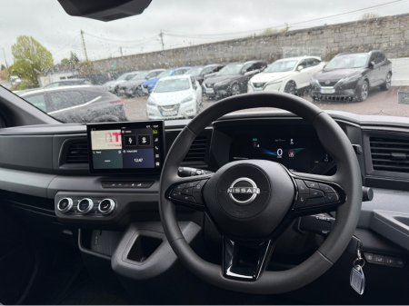 2026 Nissan Interstar - view 2