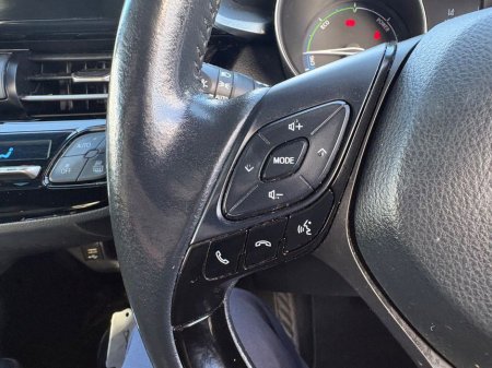 2022 Toyota C-HR 1.8 Hybrid Sport 4DR Auto, €26,900 thumbnail
