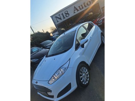 2015 Ford Fiesta - thumbnail 1