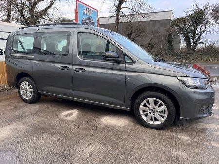 2025 Volkswagen Caddy Maxi Life LIFE TDI 122BHP A7F 5DR A €42,500 thumbnail