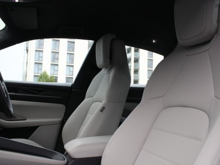 2025 Porsche Macan Electric €82,000 thumbnail