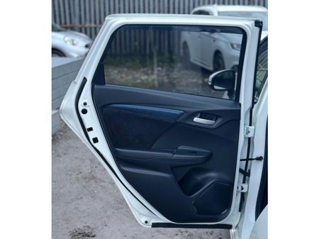 2017 Honda Shuttle 1.5L Petrol-Hybrid Estate Automatic €12,495 thumbnail