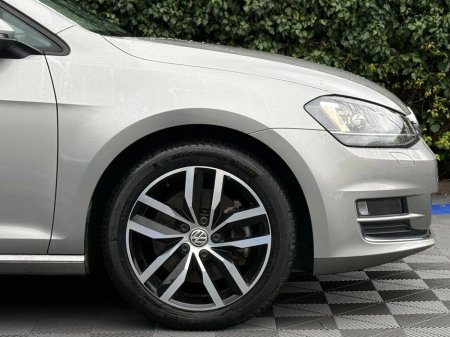 2016 Volkswagen Golf HIGHLINE 1.4 TSI AUTO * BIG SPEC * // FULL SERVICE HISTORY // LEATHER INTERIOR // APPLE CARPLAY/ANDROID AUTO €16,900 thumbnail