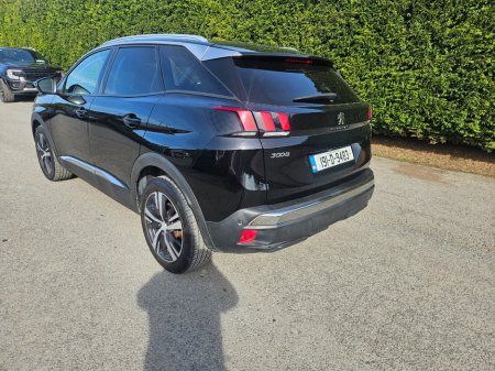 2019 Peugeot 3008 - thumbnail 4