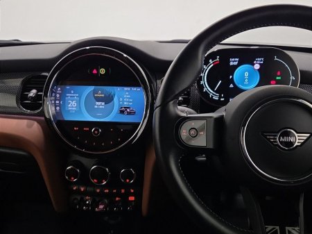 2023 MINI Hatch 3-Door Cooper Exclusive €30,950 thumbnail