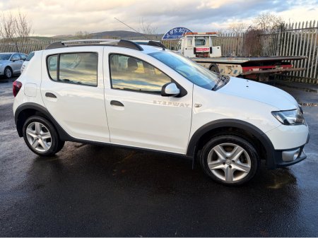 2014 Dacia Sandero STEPWAY SIGNATURE 1.5 DCI 90 4 €5,950 thumbnail