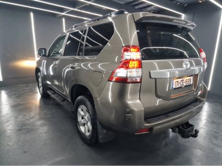 2017 Toyota Landcruiser LAND CRU LWB GX COM 4DR €29,950 thumbnail