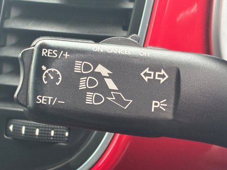 2016 Volkswagen Beetle - thumbnail 5