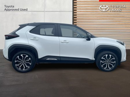 2023 Toyota Yaris Cross - thumbnail 3