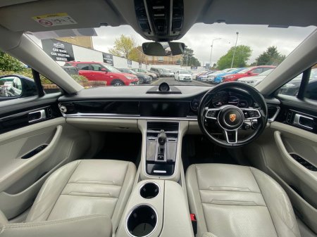 2017 Porsche Panamera - thumbnail 5
