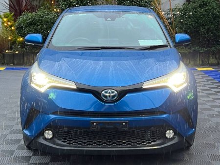 2017 Toyota C-HR 1.8 HYBRID/ HALF LEATHER HEATED SEATS // DIAMOND CUT ALLOYS// FULL SERVICE HISTORY / €17,900 thumbnail