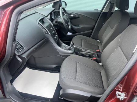 2018 Opel Astra SALOON 1.6 CDTI 110PS 4DR Diesel * Low  Mileage * €13,950 thumbnail