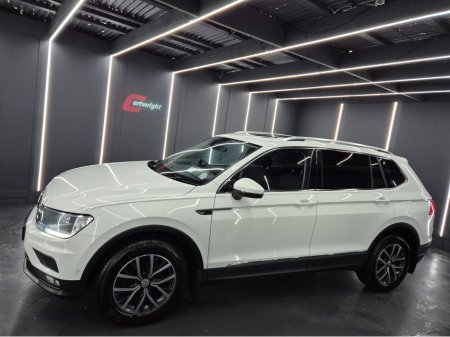 2018 Volkswagen Tiguan CL 2.0 TDI MANUAL 6SPEED FWD 150HP 5DR €19,950 thumbnail