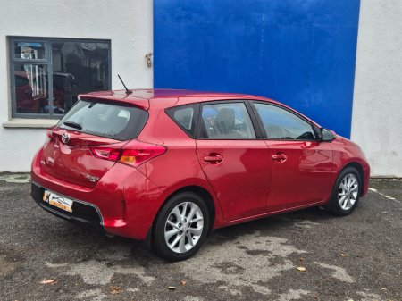 2015 Toyota Auris D-4D 90 (1.4) 5Dr Aura €8,950 thumbnail