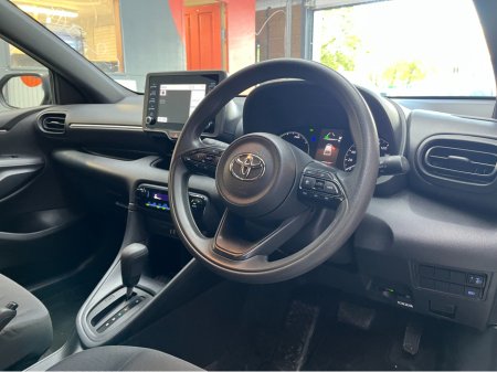 2021 Toyota Yaris - thumbnail 8