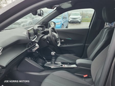 2023 Peugeot 2008 ALLURE 1.2 100 6.4 4DR €24,995 thumbnail