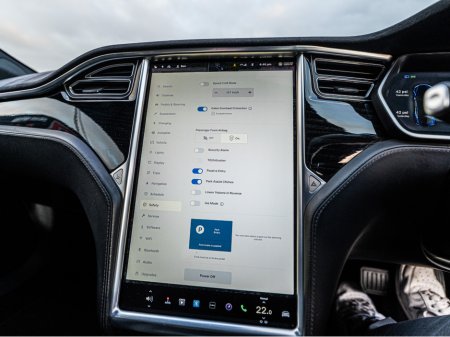 2017 Tesla Model S 2017 Tesla S 100D/MCU 2/Autopilot 3/1yr Warranty €26,888 thumbnail