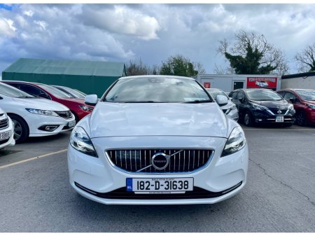 2018 Volvo V40 - view 2