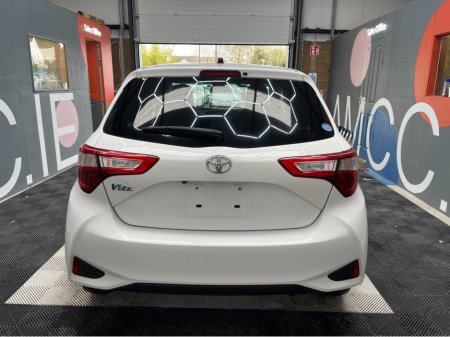 2019 Toyota Vitz - photo 3