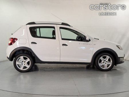 2015 Dacia Sandero Stepway TCe 90 S&S SIGNATURE €10,380 thumbnail
