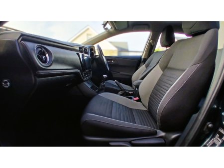 2016 Toyota Auris 1.2T ICON VVT-I 114BHP 5DR €12,900 thumbnail