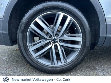 2024 Volkswagen Tiguan Allspace - view 2