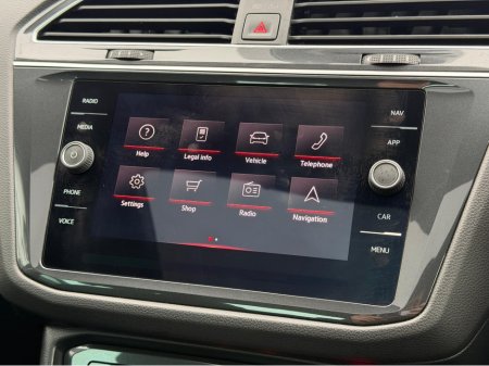 2021 Volkswagen Tiguan - thumbnail 28